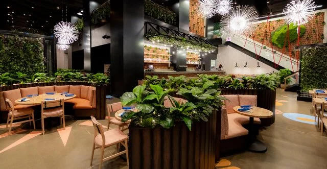 Eleganckie wnętrze restauracji Forgeen w Warszawie